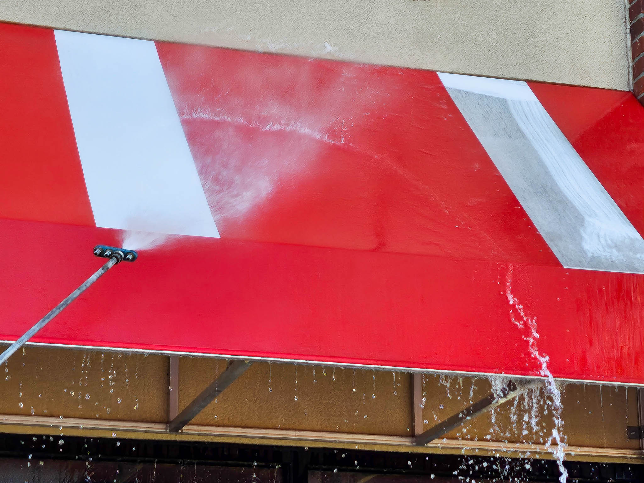 Penson Pressure Washing specializes in franchise restaurant property pressure washing and maintenance services
